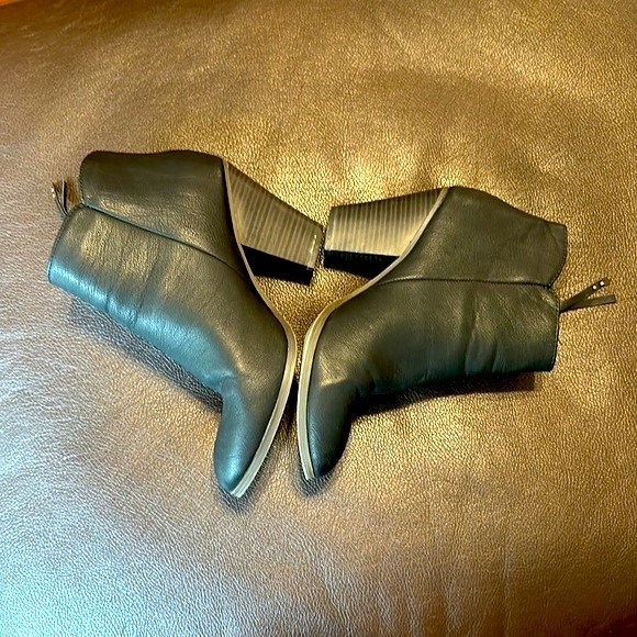 Charlotte Russe ankle boots / heeled booties - size 6, black - Picture 11 of 14